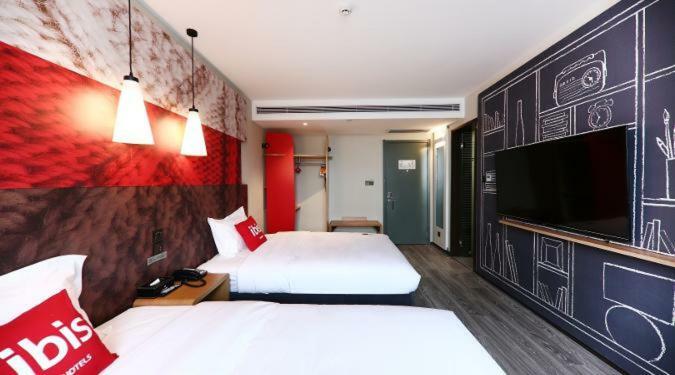 Ibis Urumqi Weixing Square Hotel Eksteriør bilde