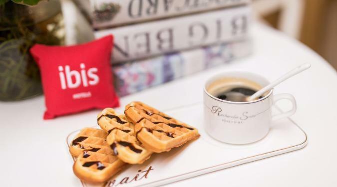 Ibis Urumqi Weixing Square Hotel Eksteriør bilde