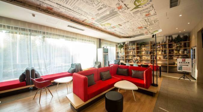 Ibis Urumqi Weixing Square Hotel Eksteriør bilde