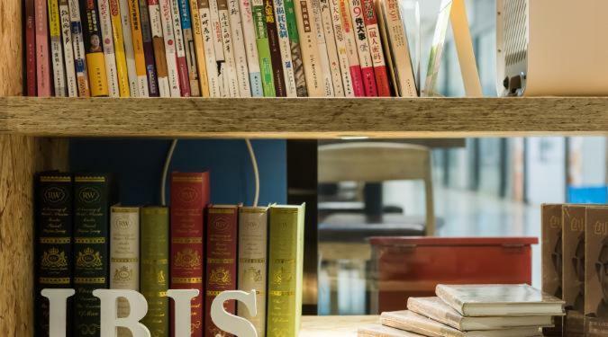 Ibis Urumqi Weixing Square Hotel Eksteriør bilde